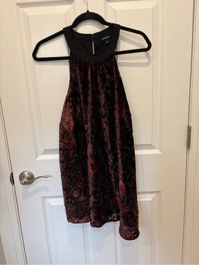 Torrid Black & Burgundy Halter Velvet top size 1. #1022